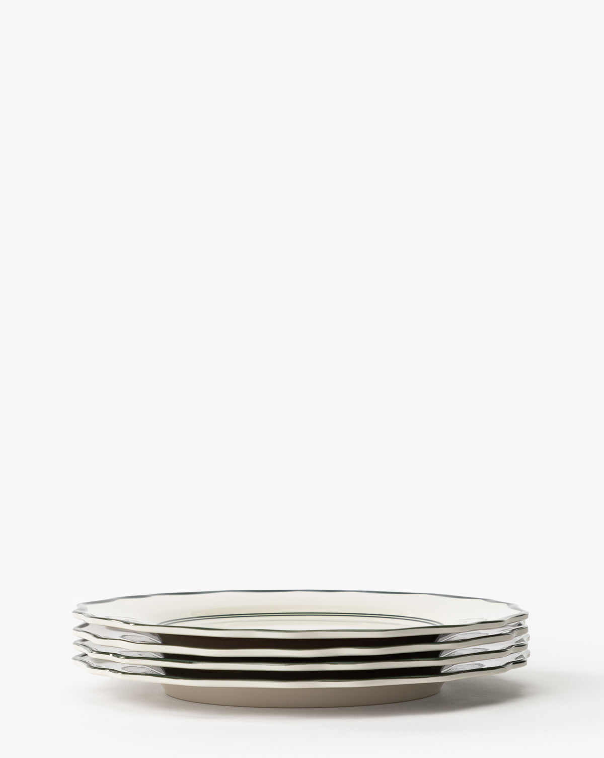 Vendixs melamine plates for outdoor dining. 