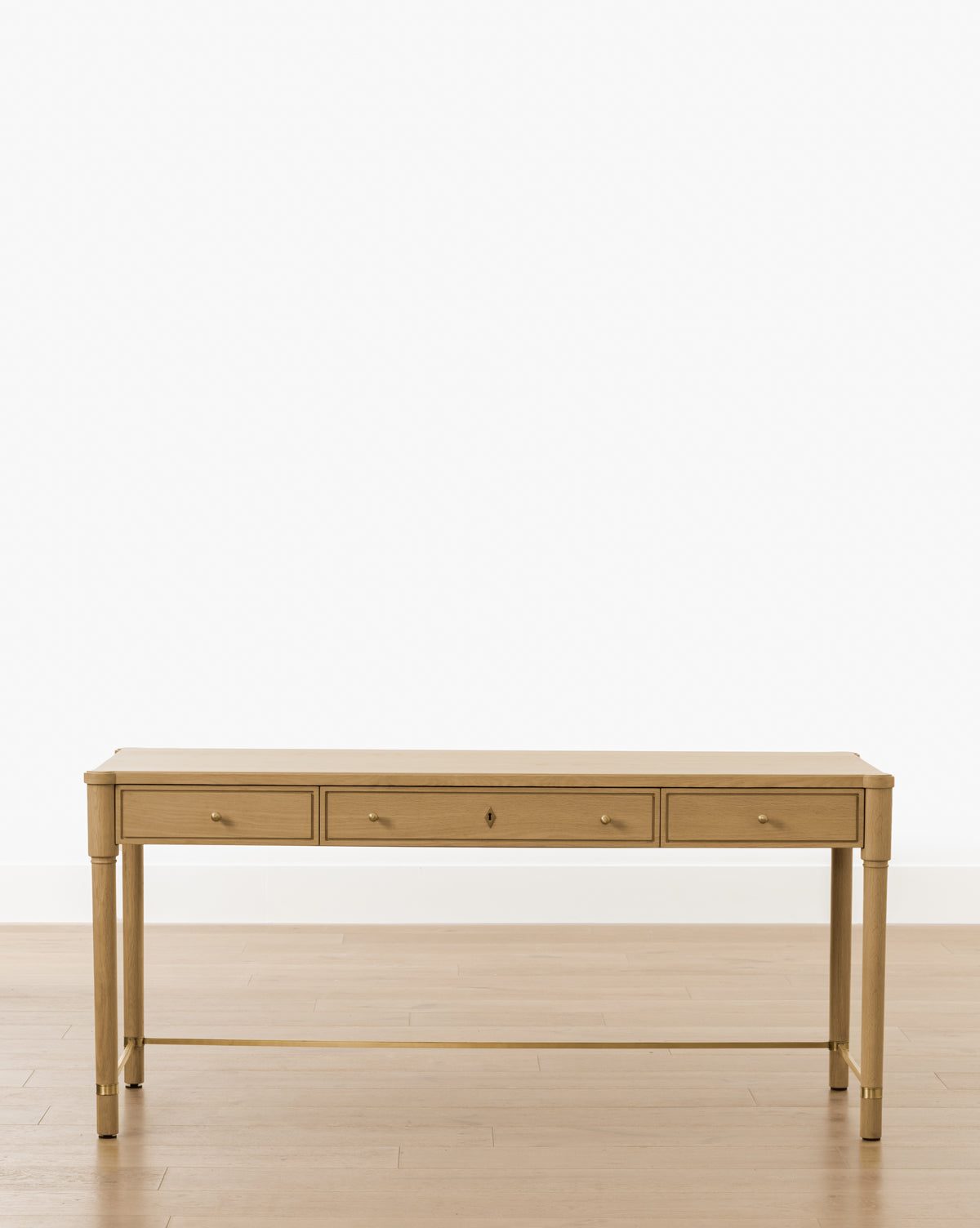 Vendixs oak desk with drawers for the office or bedroom.
