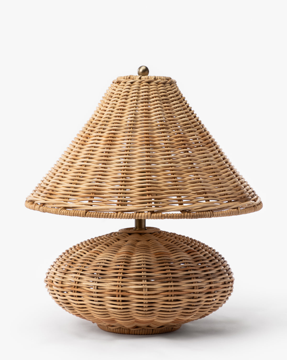 Vendixs woven wicker lamp.