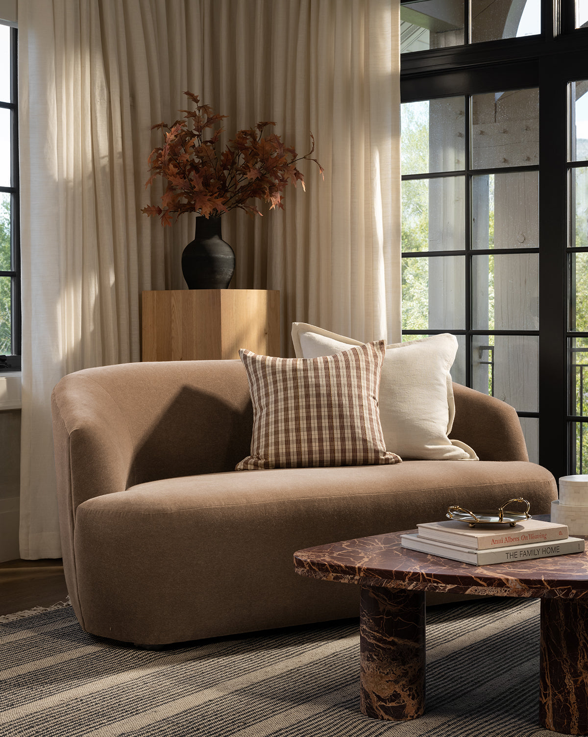 Byron Settee 68