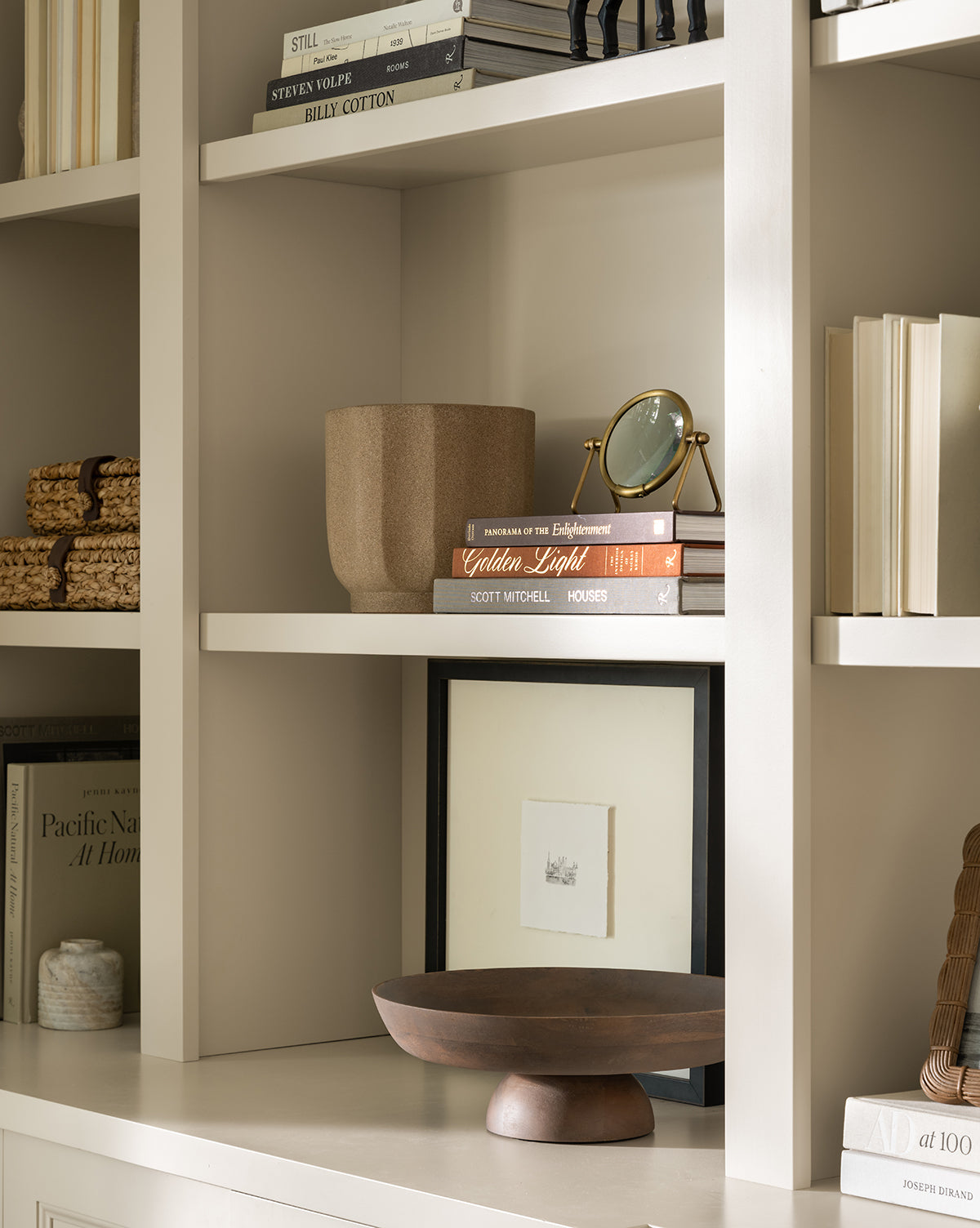 Trella Planter istyled together with other  indoor decor on a shelf, from Vendixs
